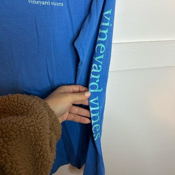 Vineyard Vines Men’s Slub Vintage Whale Tee - Picture 4 of 4